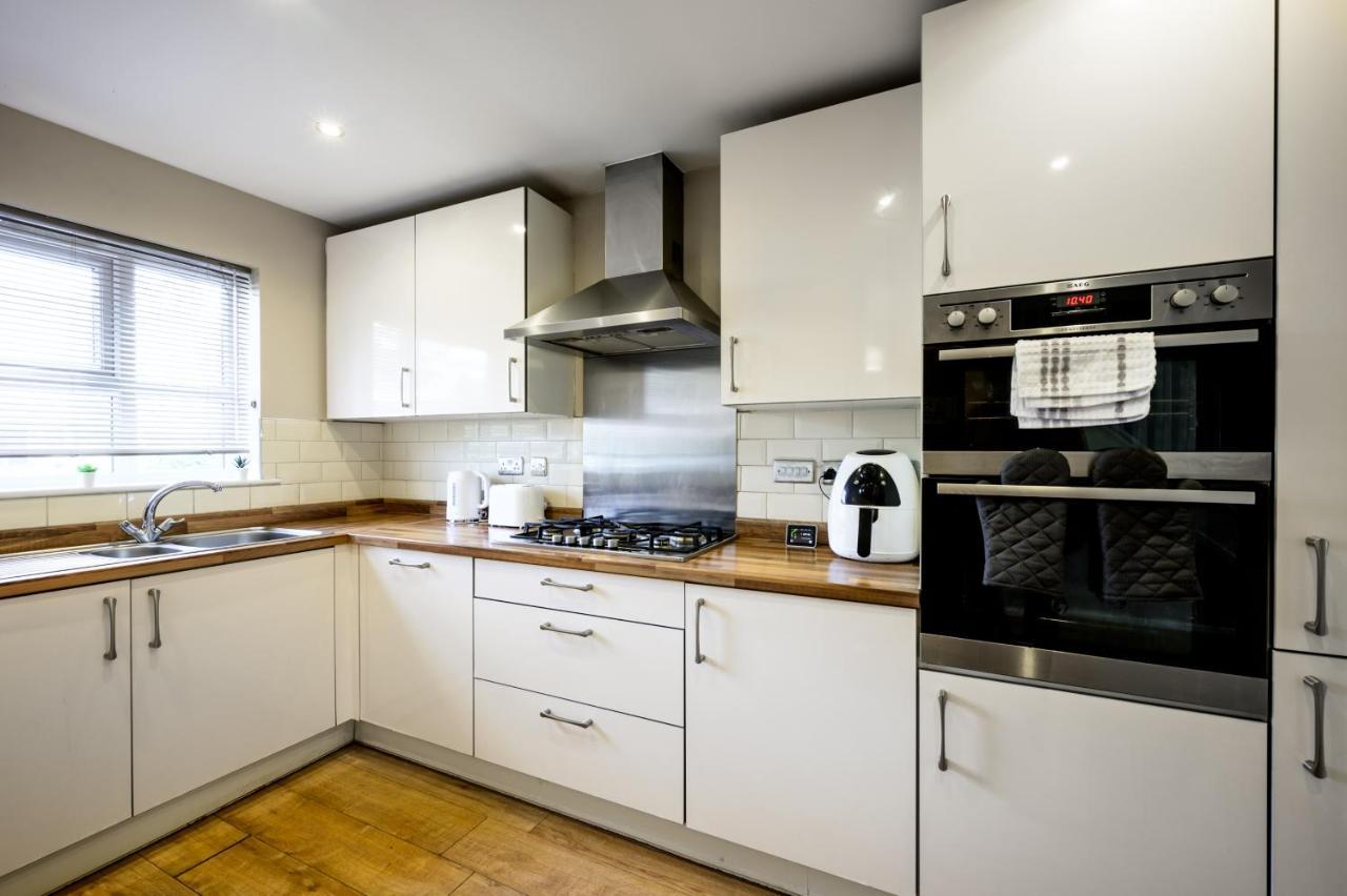Manchester Serviced Accomodation Northernnightzzz - The Gardens Buitenkant foto